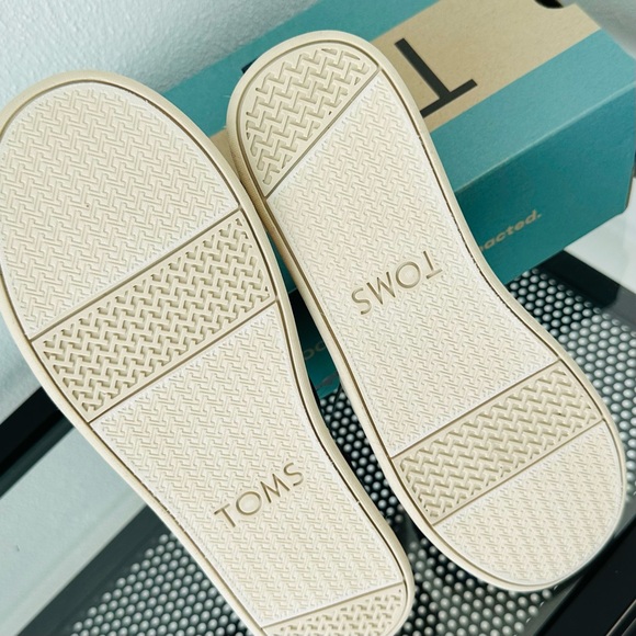 TOMS Alpargata - Picture 3 of 3